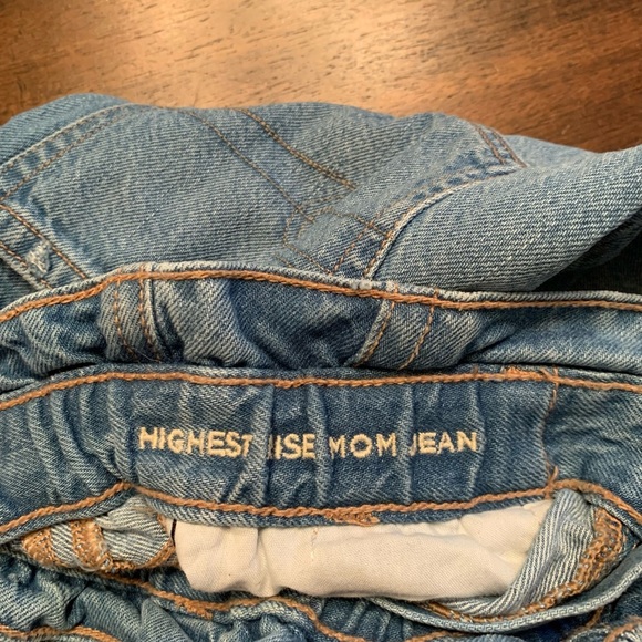 American Eagle Highest Rise Mom Jeans Women’s 00 Short - Picture 4 of 7